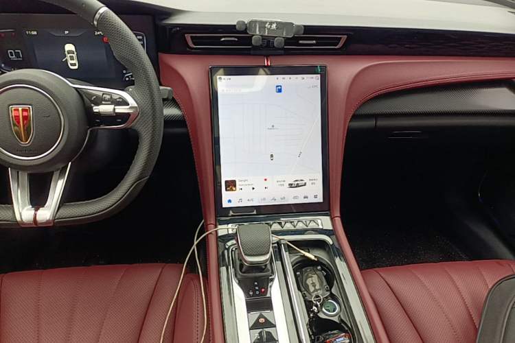 Used Hongqi H5 2025 Model 1.5T DCT Xuan Ying 2 Million Units Commemorative Edition Audio And AC Panel