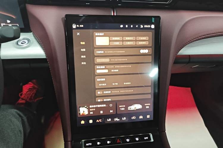 Used Hongqi H5 2025 2.0T Automatic Flag Edition – 500 000 Units Commemorative Version Audio And AC Panel