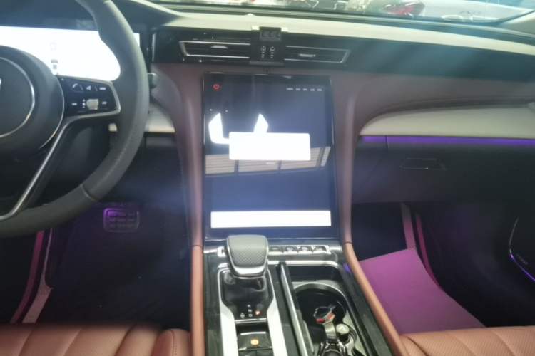 Used Hongqi H5 2025 2.0T Automatic Flag Edition – 500 000 Units Commemorative Version Audio And AC Panel