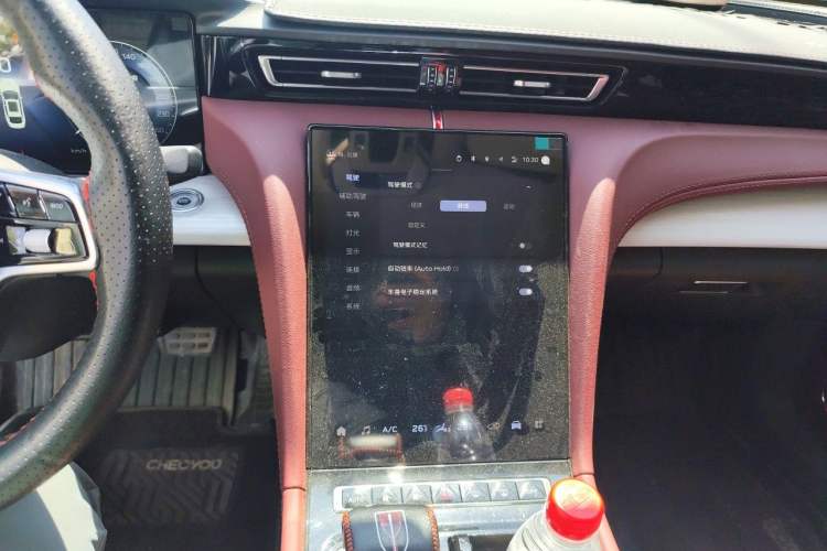 Used Hongqi H5 2025 2.0T Automatic Flag Edition – 500 000 Units Commemorative Version Audio And AC Panel
