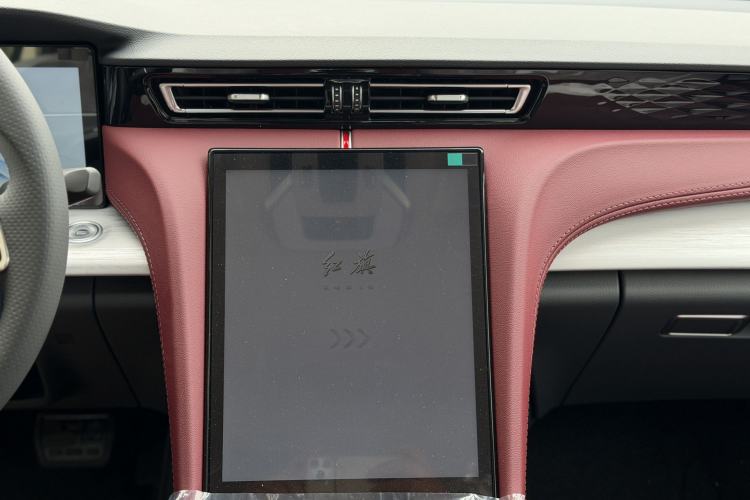 Used Hongqi H5 2025 2.0T Automatic Flag Edition – 500 000 Units Commemorative Version Audio And AC Panel