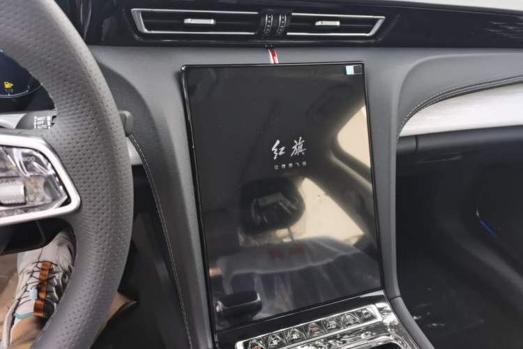 Used Hongqi H5 2025 2.0T Automatic Flag Edition – 500 000 Units Commemorative Version Audio And AC Panel