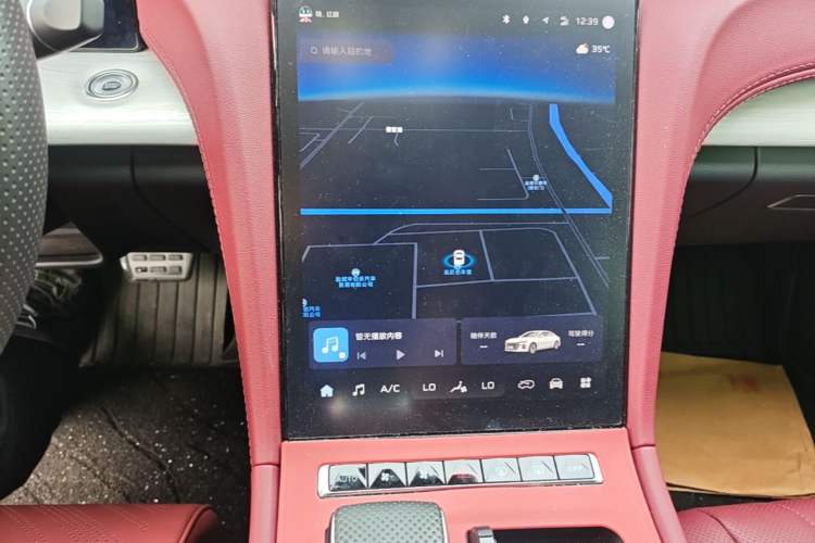 Used Hongqi H5 2025 2.0T Automatic Flag Edition – 500 000 Units Commemorative Version Audio And AC Panel