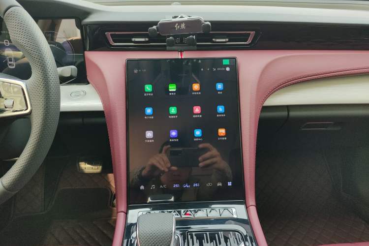 Used Hongqi H5 2025 2.0T Automatic Flag Edition – 500 000 Units Commemorative Version Audio And AC Panel