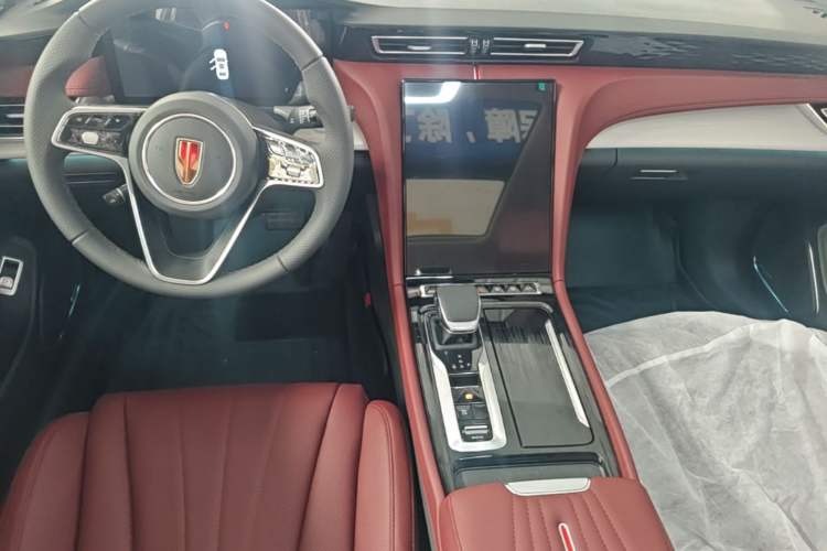 Used Hongqi H5 2025 2.0T Automatic Flag Edition – 500 000 Units Commemorative Version Center Console