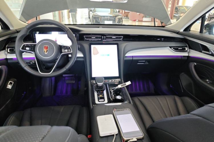 Used Hongqi H5 2025 2.0T Automatic Flag Edition – 500 000 Units Commemorative Version Center Console