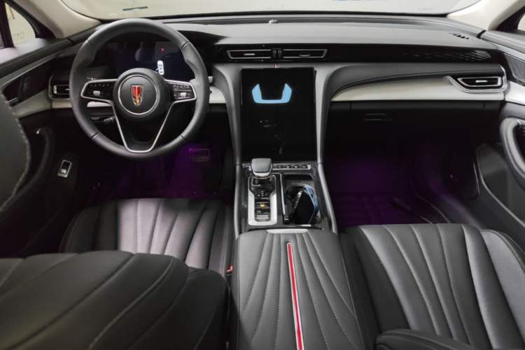Used Hongqi H5 2025 2.0T Automatic Flagship 500 000th Unit Anniversary Edition Center Console