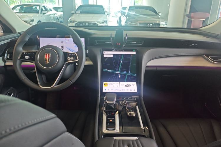 Used Hongqi H5 2025 2.0T Automatic Flag Edition – 500 000 Units Commemorative Version Center Console