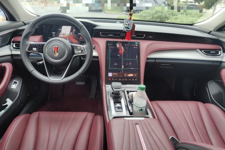 Used Hongqi H5 2025 2.0T Automatic Flag Edition – 500 000 Units Commemorative Version Center Console
