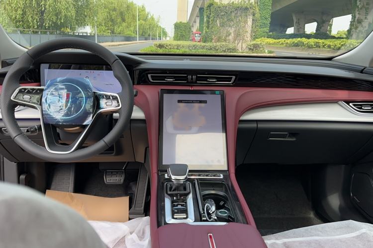 Used Hongqi H5 2025 2.0T Automatic Flag Edition – 500 000 Units Commemorative Version Center Console