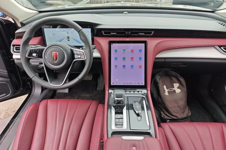 Used Hongqi H5 2025 2.0T Automatic Flag Edition – 500 000 Units Commemorative Version Center Console