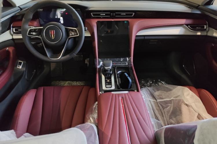 Used Hongqi H5 2025 2.0T Automatic Flagship 500 000th Unit Anniversary Edition Center Console