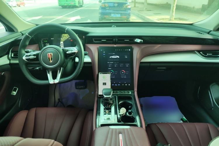 Used Hongqi H5 2025 1.5T DCT Xuan Ying Edition Center Console