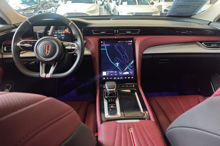 Used Hongqi H5 2025 1.5T DCT Xuan Ying Edition Center Console