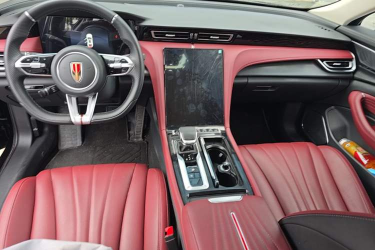 Used Hongqi H5 2025 1.5T DCT Xuan Ying Edition Center Console