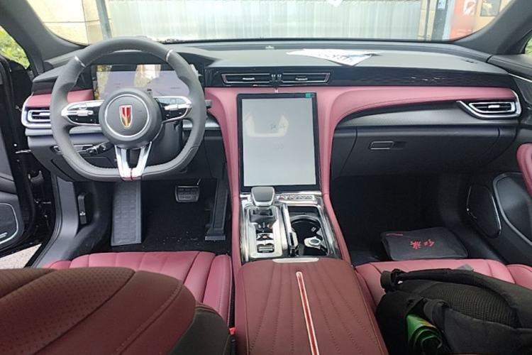 Used Hongqi H5 2025 2.0T Automatic Xuan Ying Edition Center Console