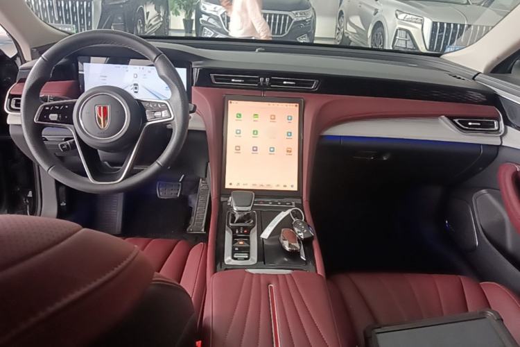 Used Hongqi H5 2025 2.0T Automatic Flag Edition – 500 000 Units Commemorative Version Center Console