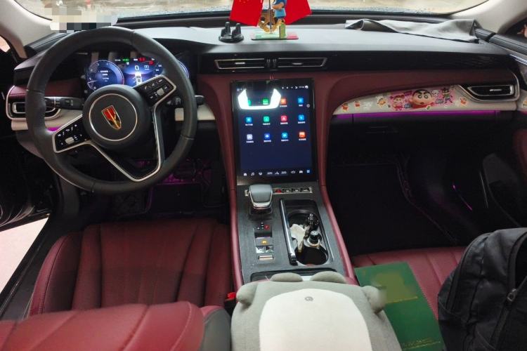 Used Hongqi H5 2025 2.0T Automatic Flag Edition – 500 000 Units Commemorative Version Center Console