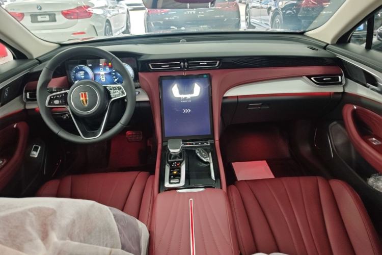 Used Hongqi H5 2025 2.0T Automatic Flag Edition – 500 000 Units Commemorative Version Center Console
