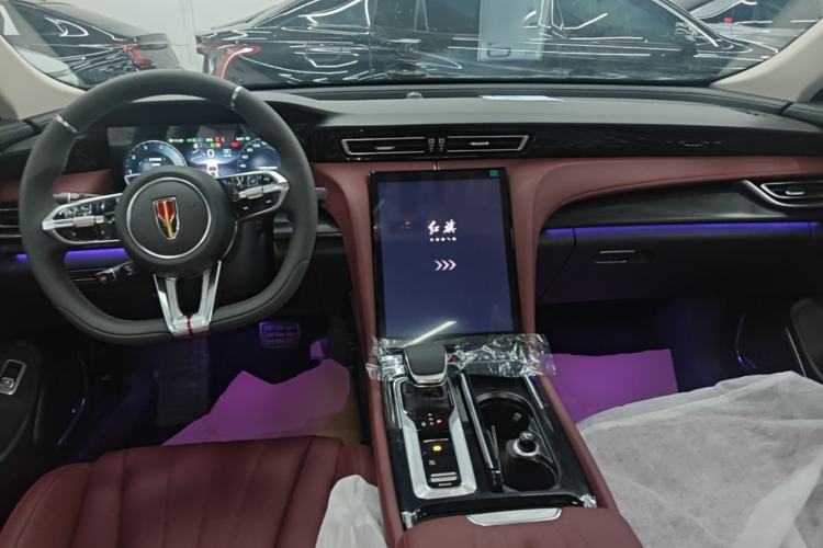 Used Hongqi H5 2025 2.0T Automatic Xuan Ying Edition Center Console
