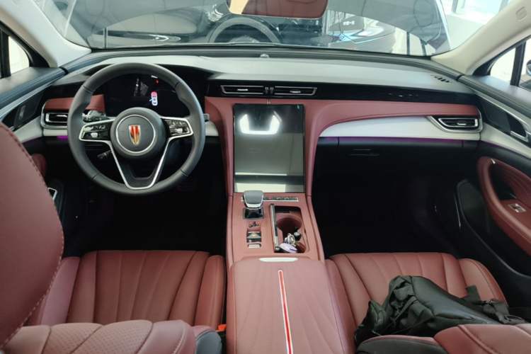 Used Hongqi H5 2025 2.0T Automatic Flag Edition – 500 000 Units Commemorative Version Center Console