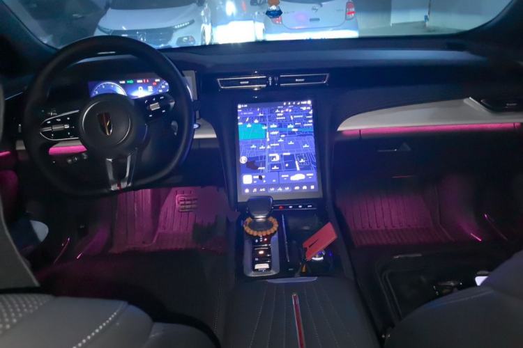 Used Hongqi H5 2025 2.0T Automatic Xuan Ying Edition Center Console