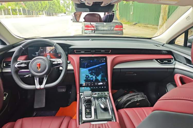 Used Hongqi H5 2025 2.0T Automatic Xuan Ying Edition Center Console