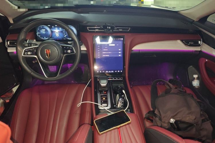 Used Hongqi H5 2025 2.0T Automatic Flag Edition – 500 000 Units Commemorative Version Center Console