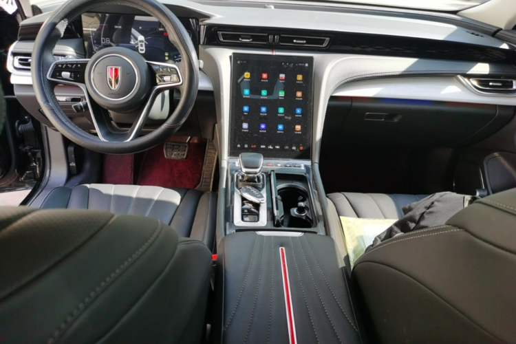 Used Hongqi H5 2025 1.5T DCT Qiyun 500 000th Unit Commemorative Edition Center Console
