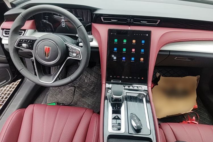 Used Hongqi H5 2025 2.0T Automatic Flag Edition – 500 000 Units Commemorative Version Center Console