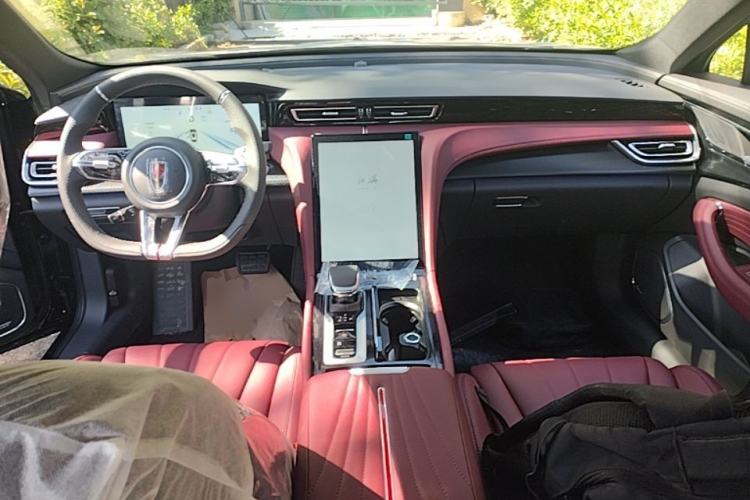 Used Hongqi H5 2025 2.0T Automatic Xuan Ying Edition Center Console