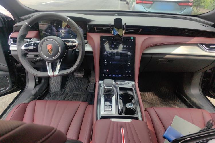 Used Hongqi H5 2025 2.0T Automatic Xuan Ying Edition Center Console