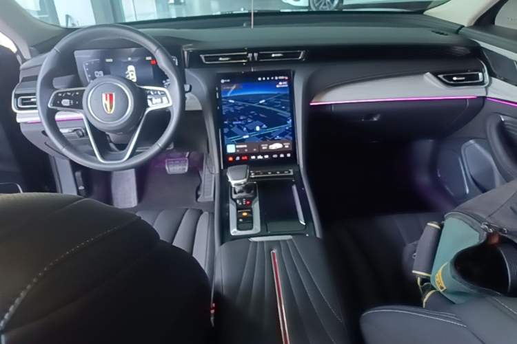 Used Hongqi H5 2025 1.5T DCT Qiyun 500 000th Unit Commemorative Edition Center Console