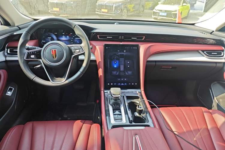Used Hongqi H5 2025 2.0T Automatic Flag Edition – 500 000 Units Commemorative Version Center Console