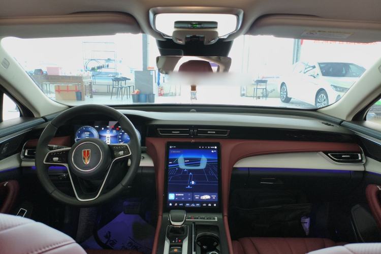 Used Hongqi H5 2025 2.0T Automatic Flag Edition – 500 000 Units Commemorative Version Center Console