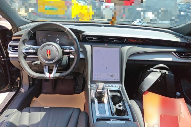 Used Hongqi H5 2025 1.5T DCT Xuan Ying Edition Center Console