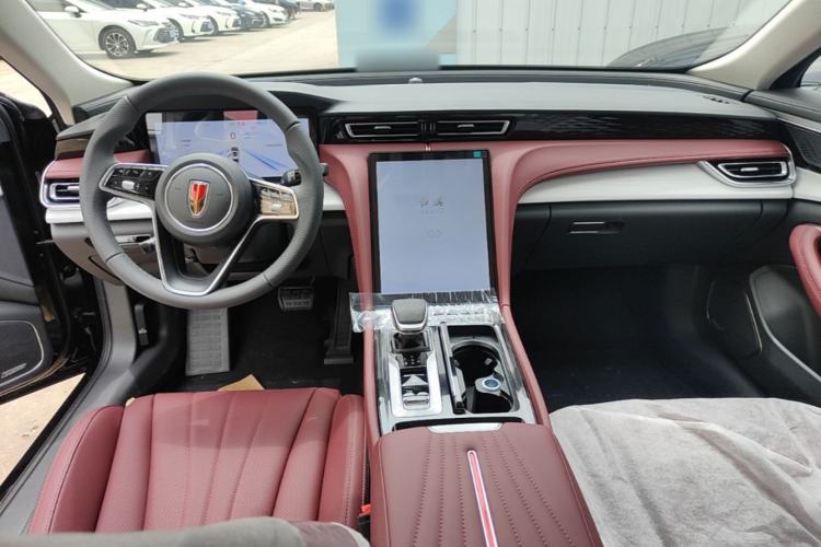 Used Hongqi H5 2025 2.0T Automatic Flagship 500 000th Unit Anniversary Edition Center Console