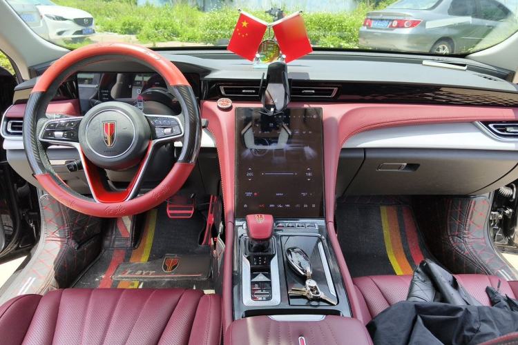 Used Hongqi H5 2025 2.0T Automatic Flag Edition – 500 000 Units Commemorative Version Center Console