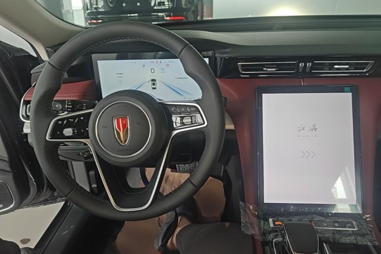 Used Hongqi H5 2025 2.0T Automatic Flag Edition – 500 000 Units Commemorative Version Center Console