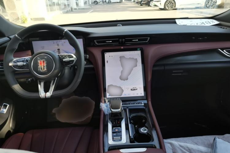 Used Hongqi H5 2025 Model 2.0T Automatic Xuan Ying 2 Million Units Commemorative Edition Center Console