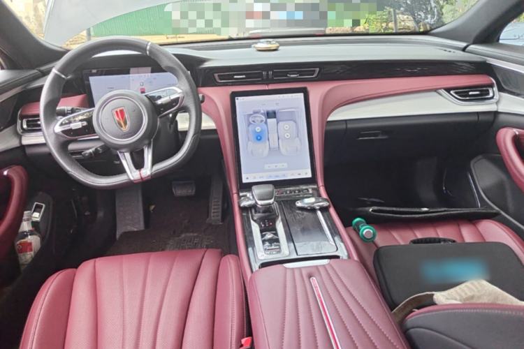 Used Hongqi H5 2025 2.0T Automatic Xuan Ying Edition Center Console
