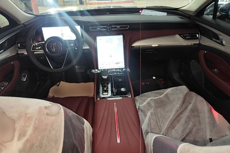 Used Hongqi H5 2025 2.0T Automatic Flag Edition – 500 000 Units Commemorative Version Center Console