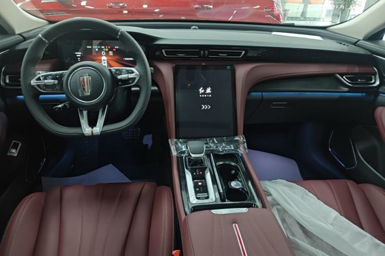 Used Hongqi H5 2025 Model 2.0T Automatic Xuan Ying 2 Million Units Commemorative Edition Center Console