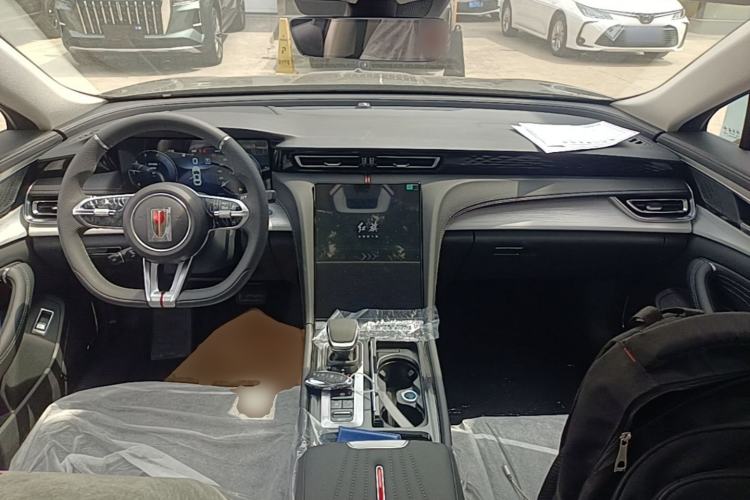 Used Hongqi H5 2025 2.0T Automatic Xuan Ying Edition Center Console