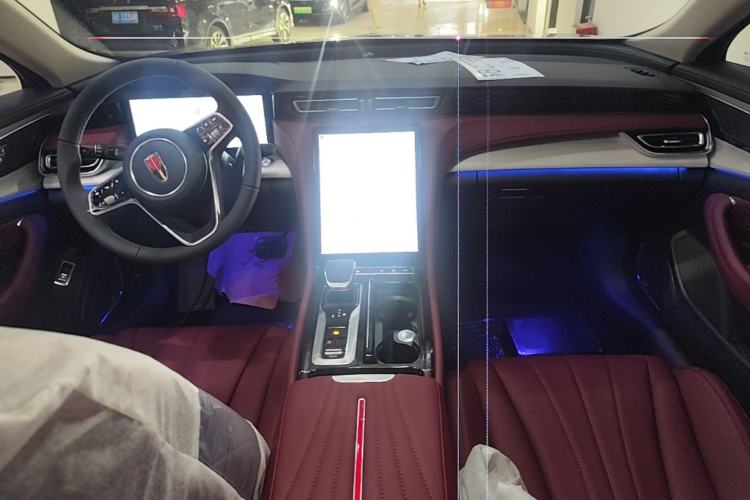 Used Hongqi H5 2025 2.0T Automatic Flag Edition – 500 000 Units Commemorative Version Center Console