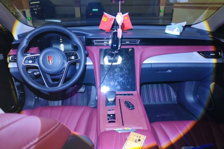 Used Hongqi H5 2025 1.5T DCT Qiyun 500 000th Unit Commemorative Edition Center Console