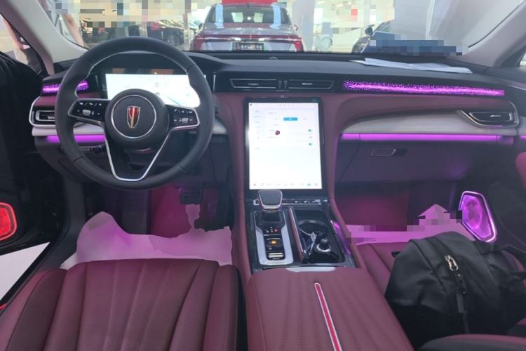 Used Hongqi H5 2025 2.0T Automatic Flag Edition – 500 000 Units Commemorative Version Center Console