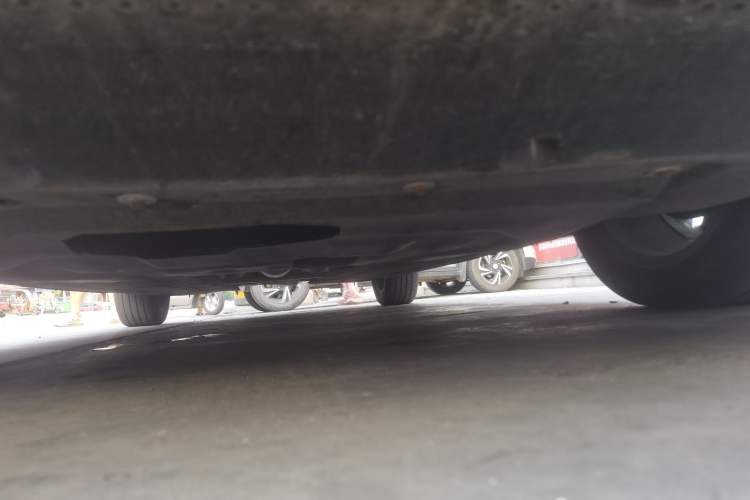 Used Hongqi H5 2025 2.0T Automatic Flag Edition – 500 000 Units Commemorative Version Chassis Front