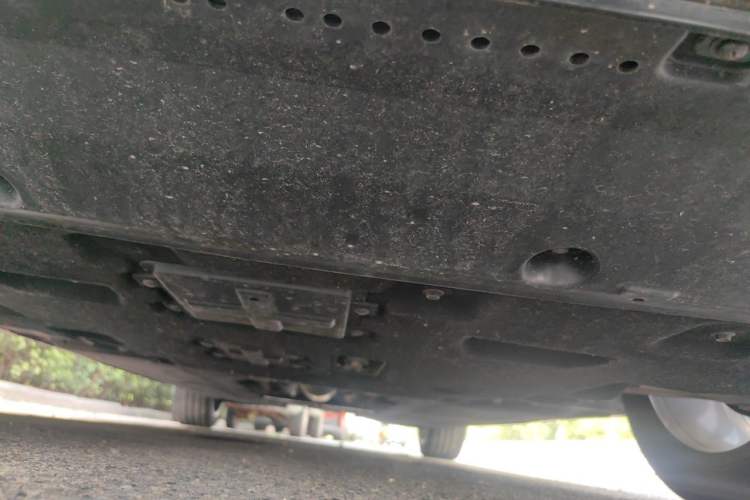 Used Hongqi H5 2025 2.0T Automatic Xuan Ying Edition Chassis Front