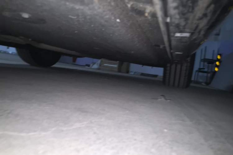 Used Hongqi H5 2025 2.0T Automatic Xuan Ying Edition Chassis Front Left